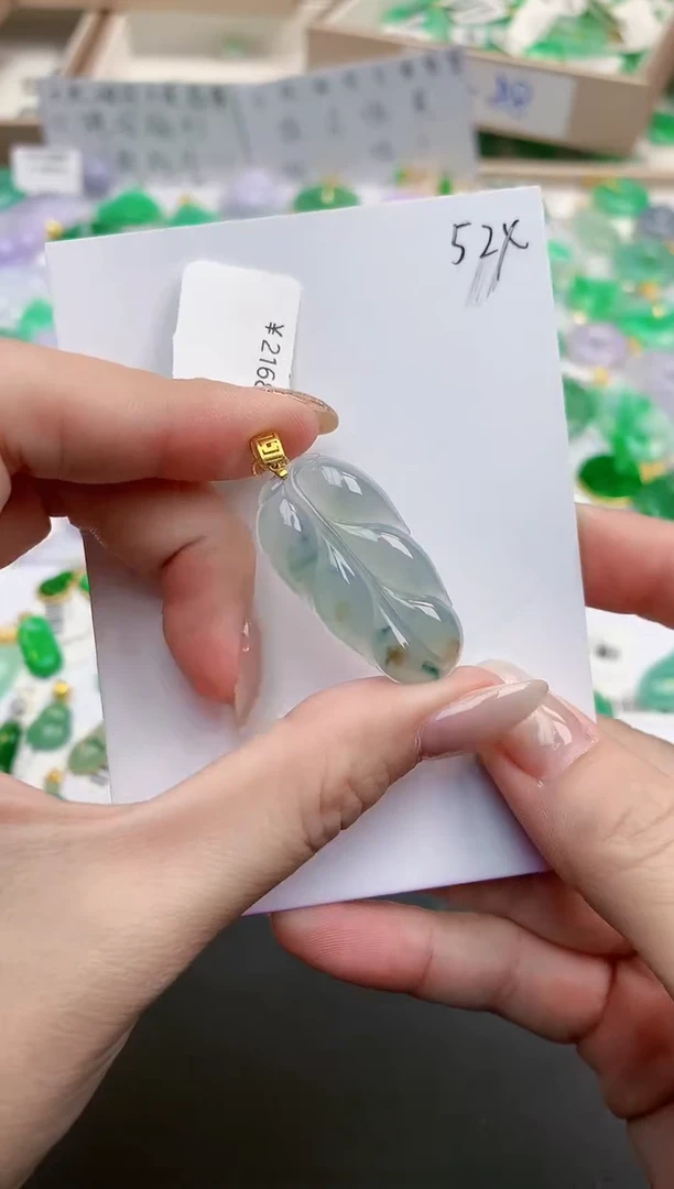 颈饰18K金镶嵌翡翠天然缅甸A货翡翠