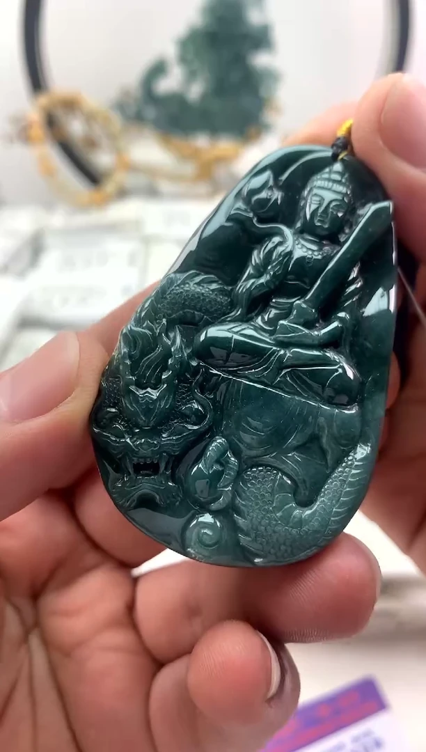 翡翠未镶嵌颈饰虚空