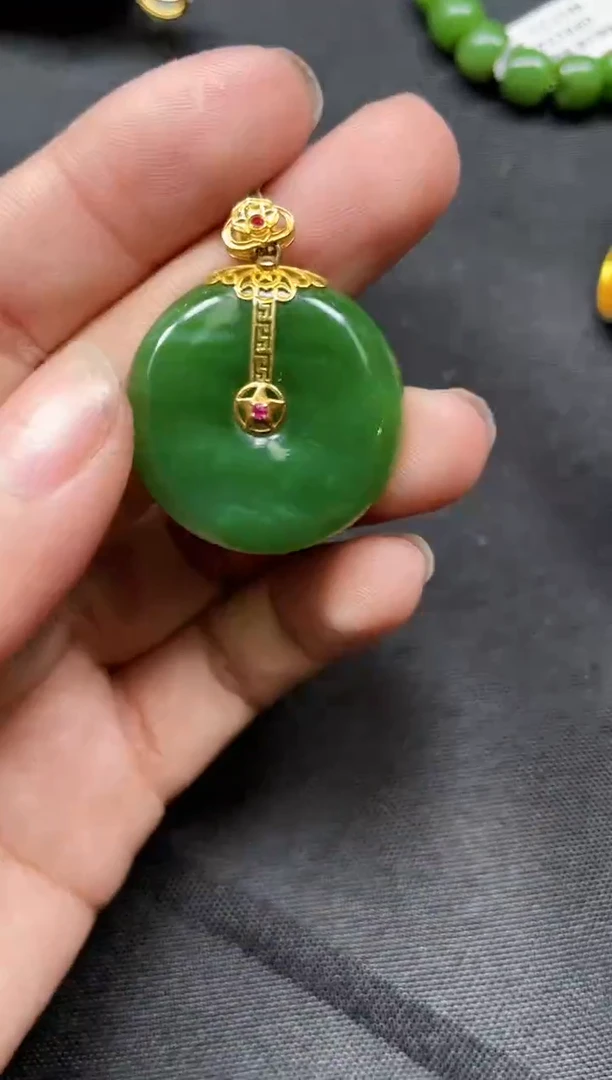 【闪购商品】和田玉吊坠18K金镶嵌多样性发一
