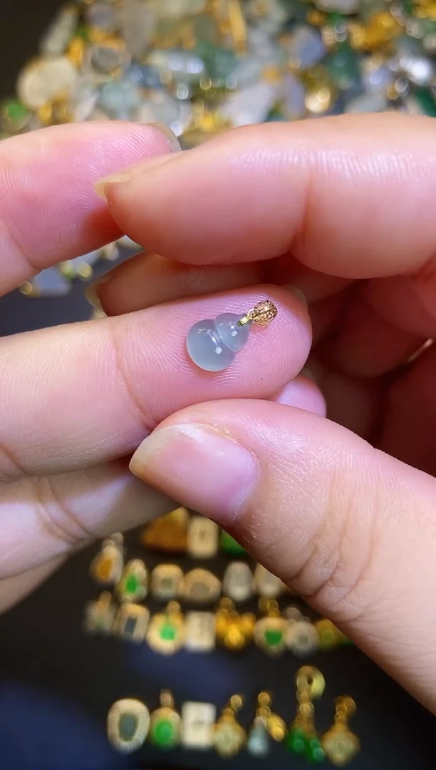 翡翠18K金镶嵌吊坠(不含链)1