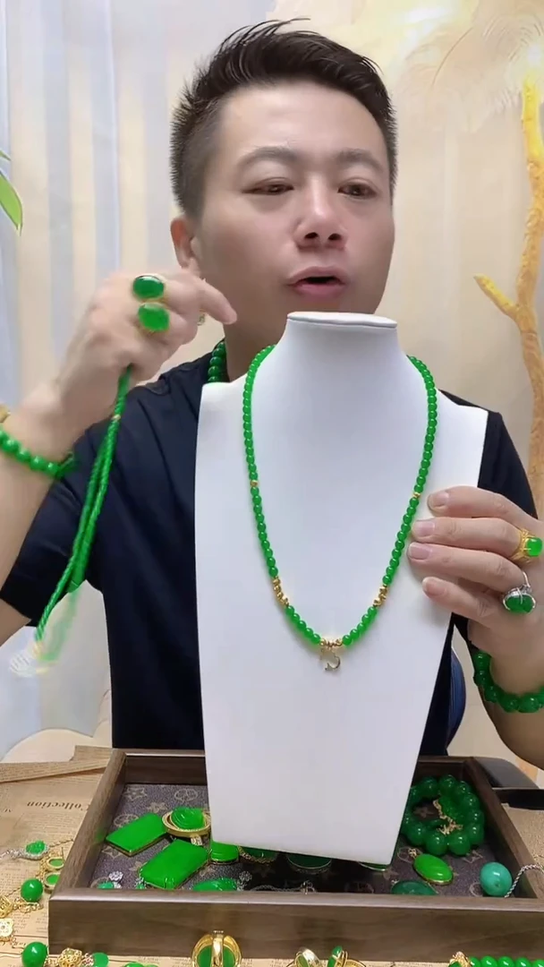 项链14K金镶嵌翡翠翡翠项链