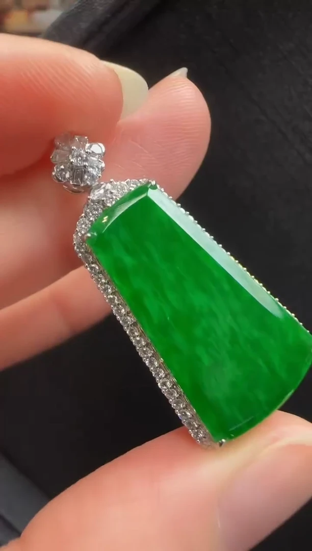 颈饰18K金镶嵌翡翠434无事牌一个