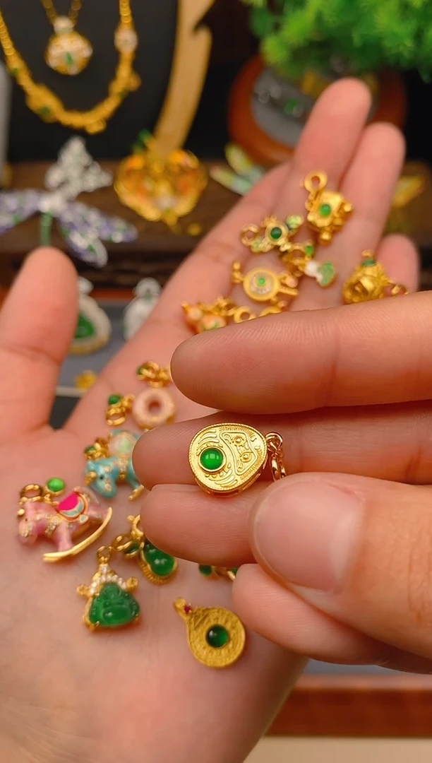 【闪购商品】翡翠吊坠(不含链)银S925镶嵌达摩