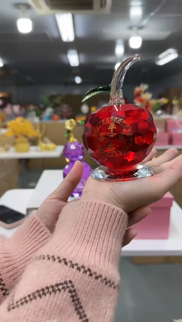 藤金沃水晶琉璃摆设      苹果