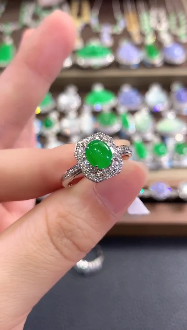 18K金镶嵌戒指翡翠b160