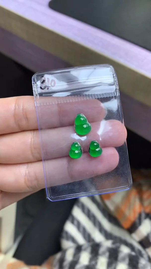 未镶嵌定制翡翠w***6毛货