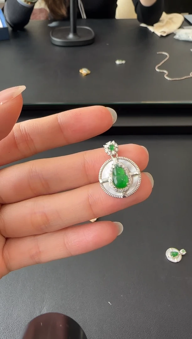 【闪购商品】翡翠吊坠(不含链)银S925镶嵌银镶