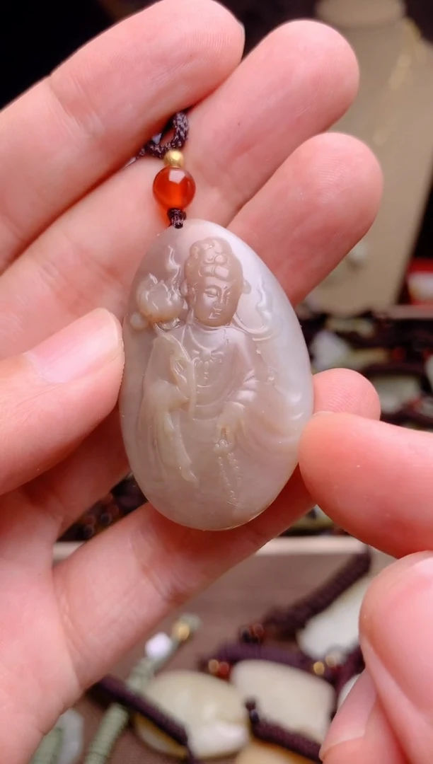 和田玉未镶嵌颈饰1