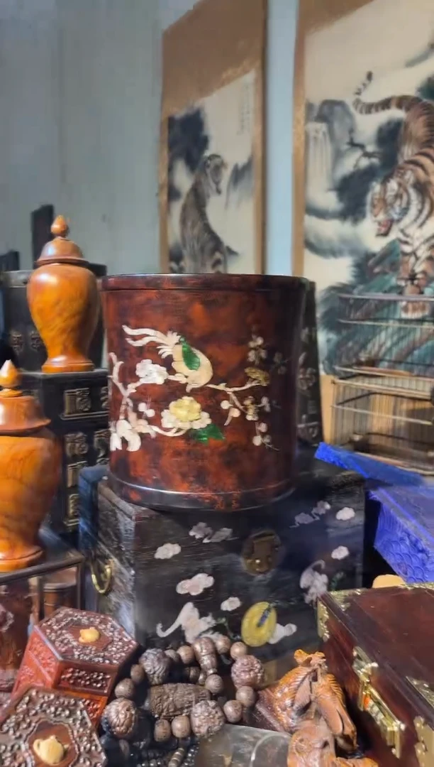 木黄花梨  笔筒
