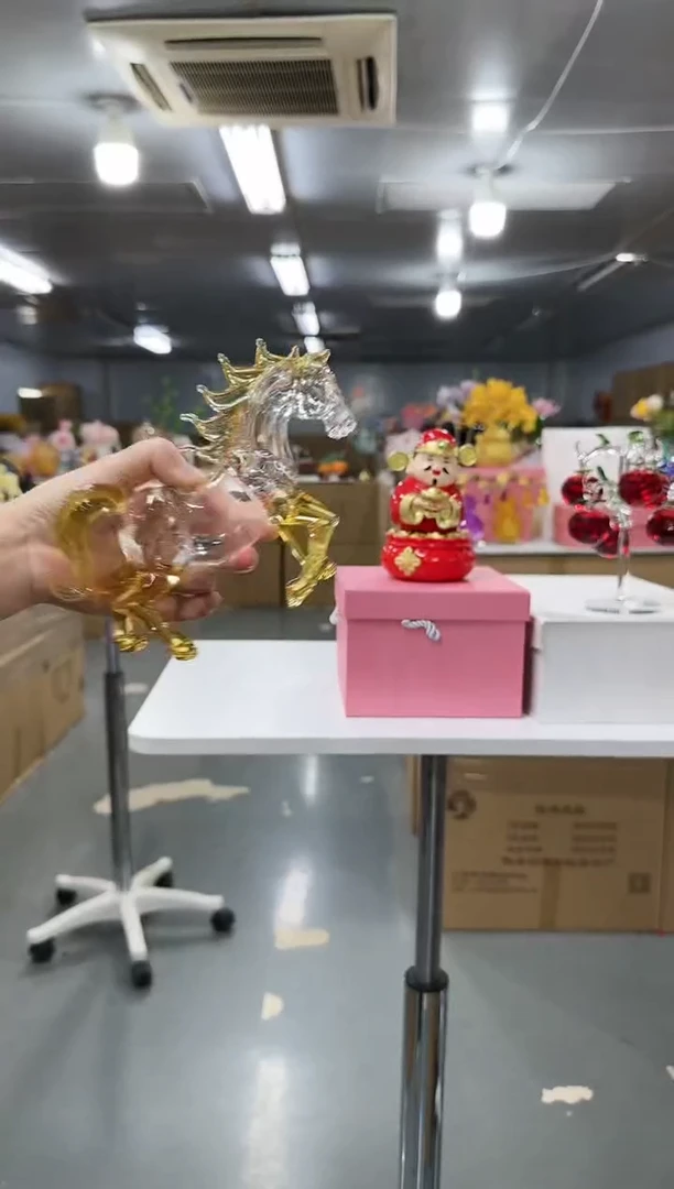 金沃水晶琉璃     马