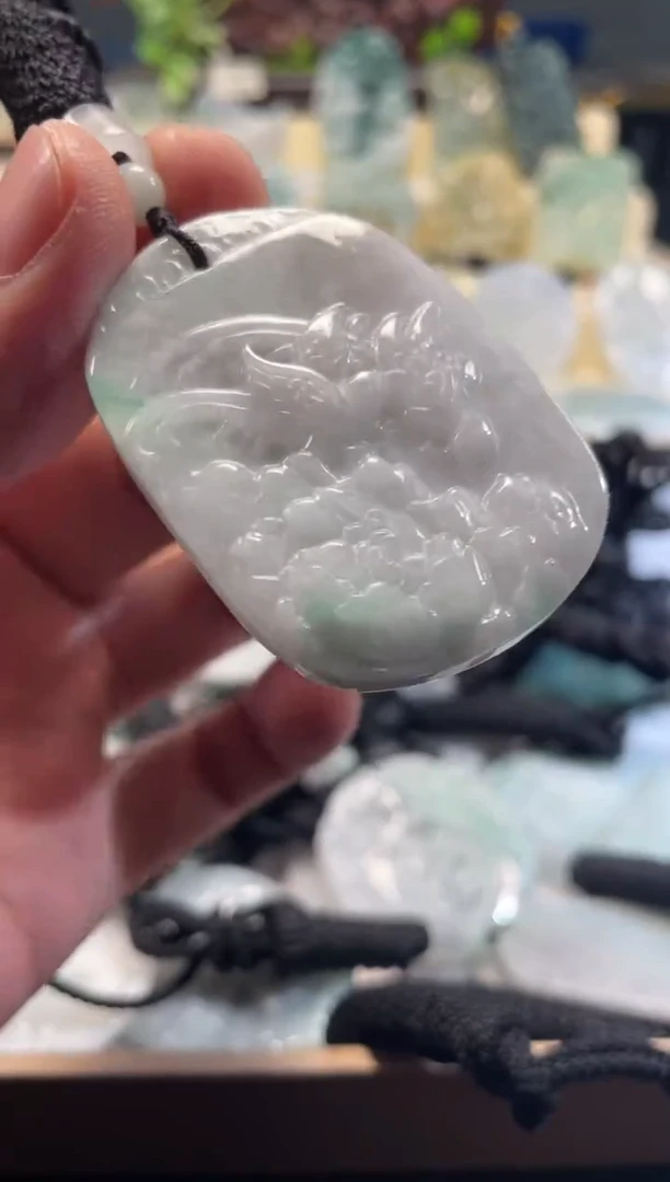 颈饰未镶嵌翡翠1/04/013