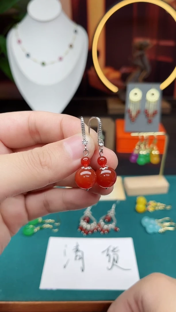 南红玛瑙未镶嵌耳饰408000