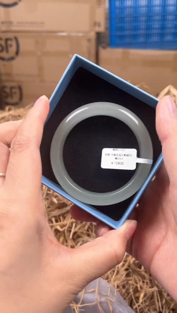 未镶嵌手镯石英质玉D623