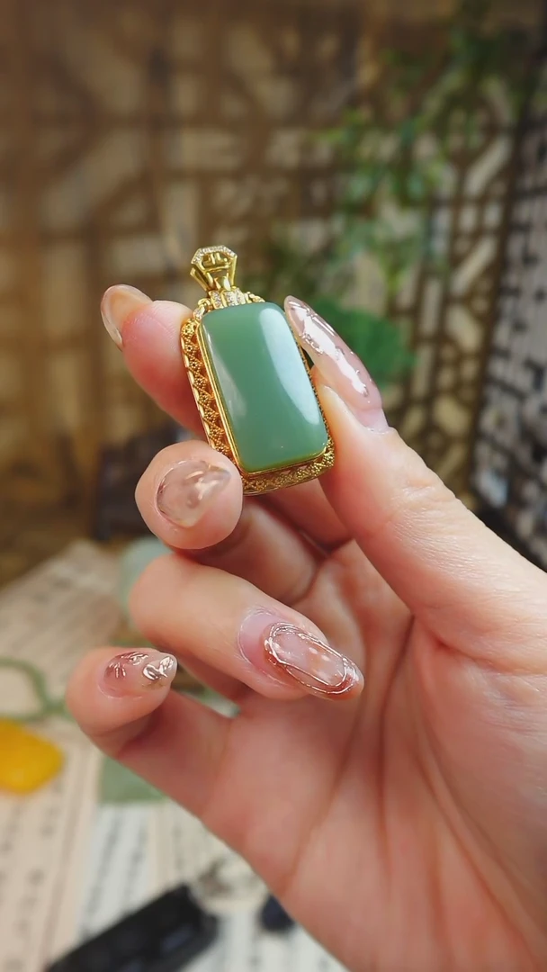 【闪购商品】和田玉吊坠(不含链)未镶嵌俄料碧玉粉青方形