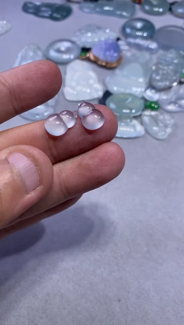 吊坠(不含链)未镶嵌翡翠葫芦3880  12.8  8.8  3.6