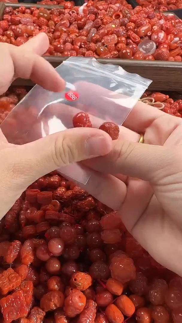 颈饰未镶嵌南红玛瑙1