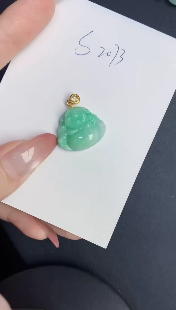 翡翠未镶嵌颈饰天然缅甸A货翡翠