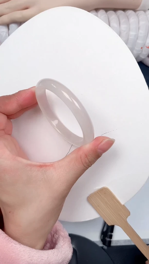 未镶嵌手镯石英质玉105-56