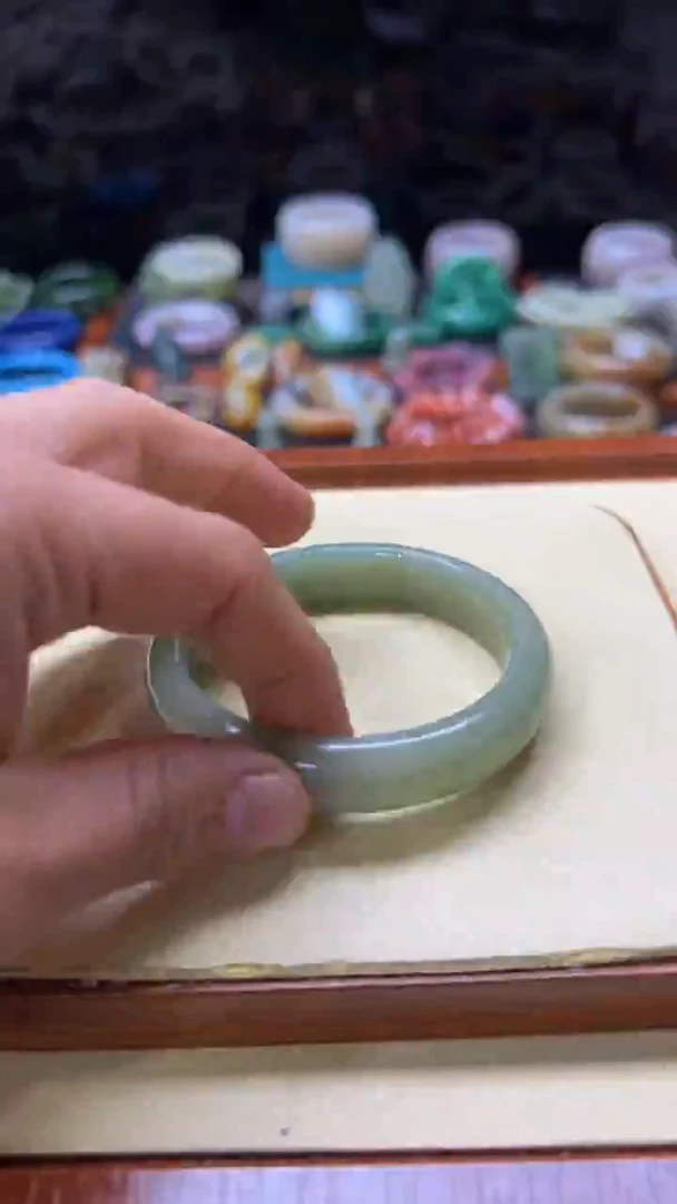 未镶嵌手镯石英质玉红*果213