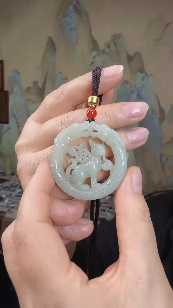 颈饰未镶嵌和田玉.