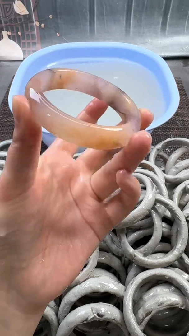 【闪购商品】石英质玉手镯未镶嵌4