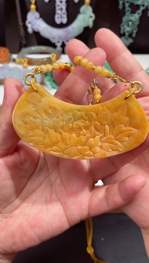 颈饰未镶嵌翡翠吊坠