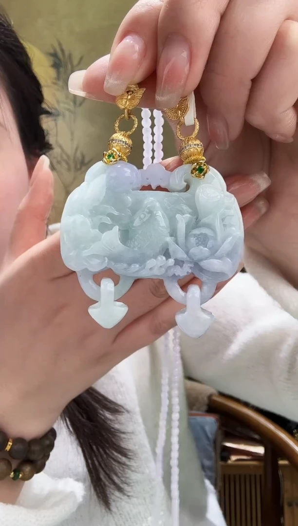 颈饰未镶嵌翡翠吊坠