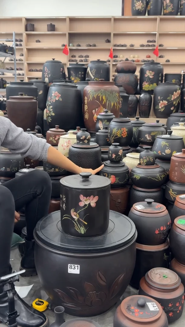 罐瑕疵茶叶罐  彩填小八饼   539