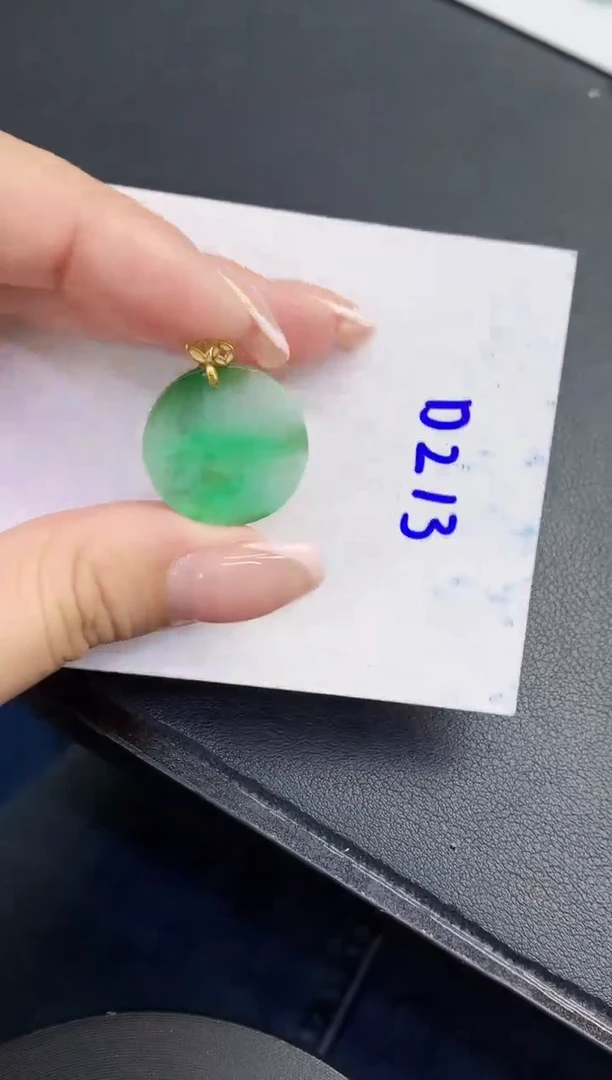 翡翠未镶嵌颈饰缅甸天然翡翠A货
