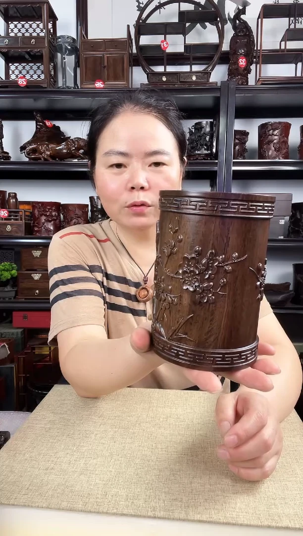 木梅花笔筒老李红木工艺品
