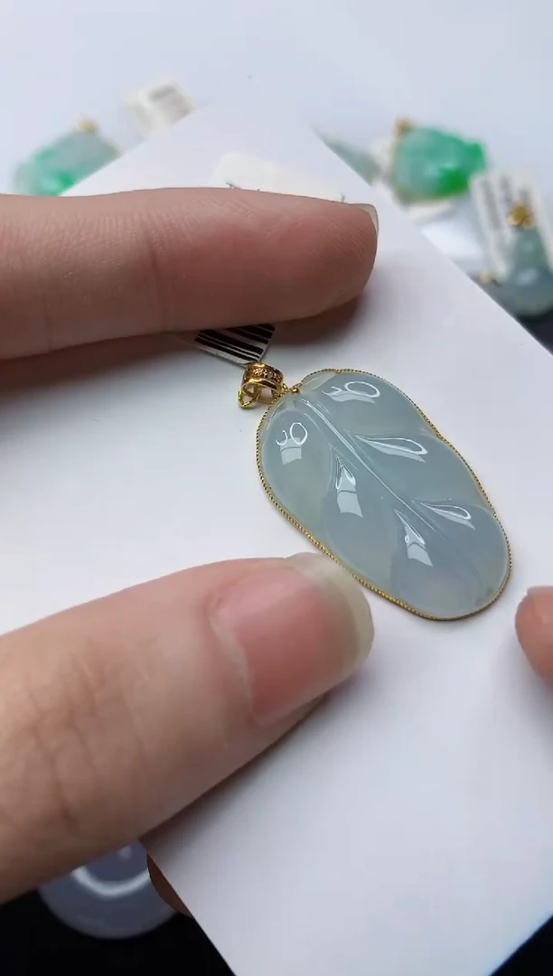 【闪购商品】翡翠颈饰18K金镶嵌41.........