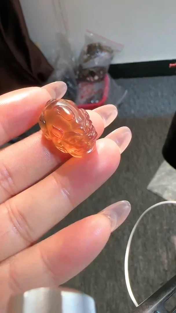 【闪购商品】琥珀颈饰未镶嵌规格手工雕刻貔貅#78