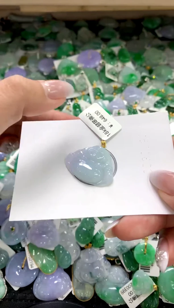 颈饰18K金镶嵌翡翠1111111111111111