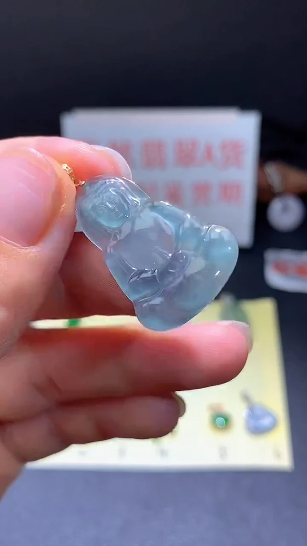 翡翠18K金镶嵌颈饰翡翠吊坠
