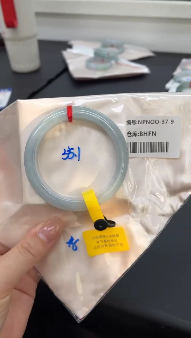 未镶嵌手镯翡翠翡翠手镯