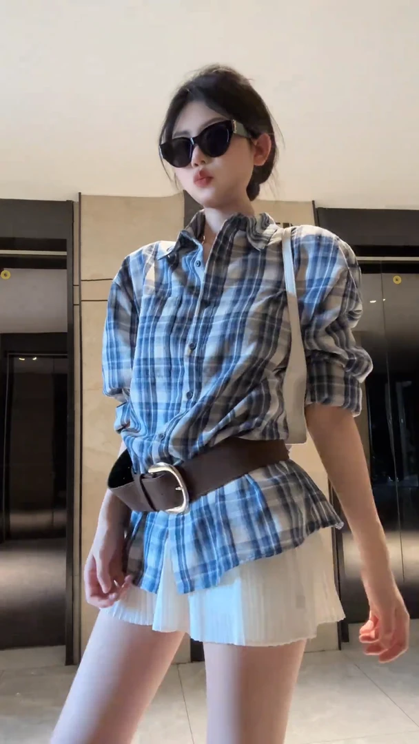 复古格纹衬衫宽松设计感绑带收腰长袖百搭上衣加白色半裙套装