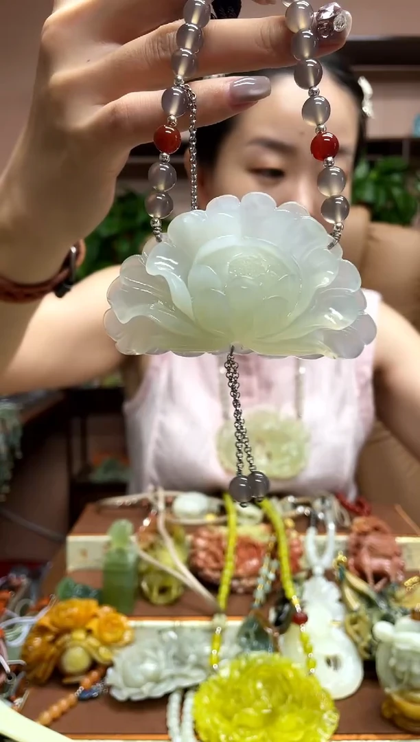 未镶嵌岫玉吊坠·