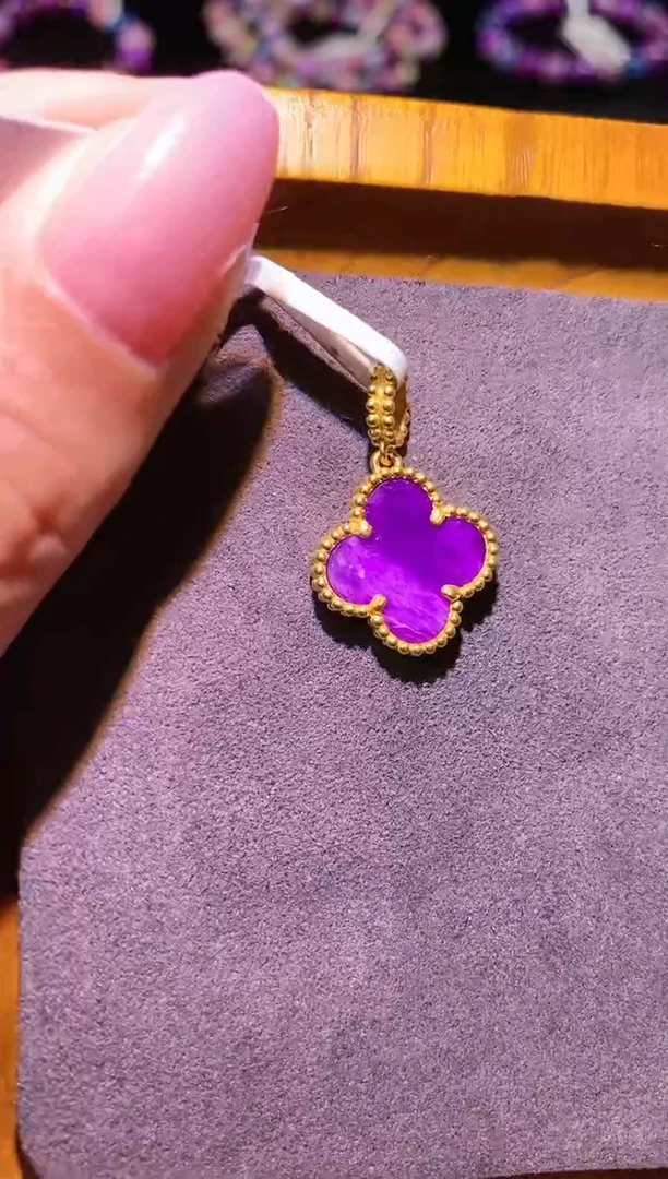 【闪购商品】苏纪石（舒俱来）.足金镶嵌舒俱来吊坠