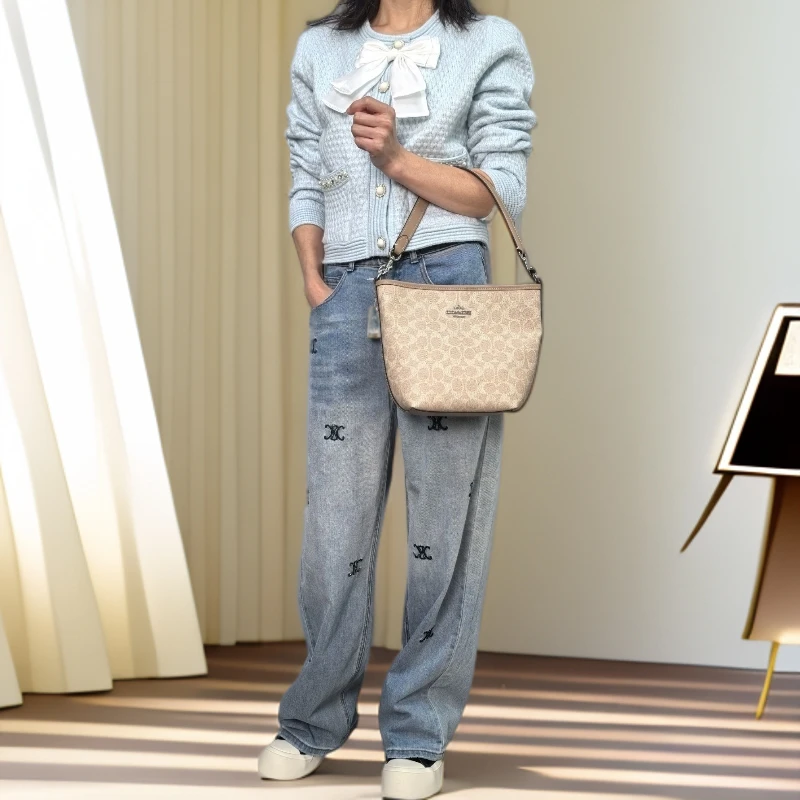 沙色小水桶手提斜跨包通勤风菜篮子/KK/底长17/a8889