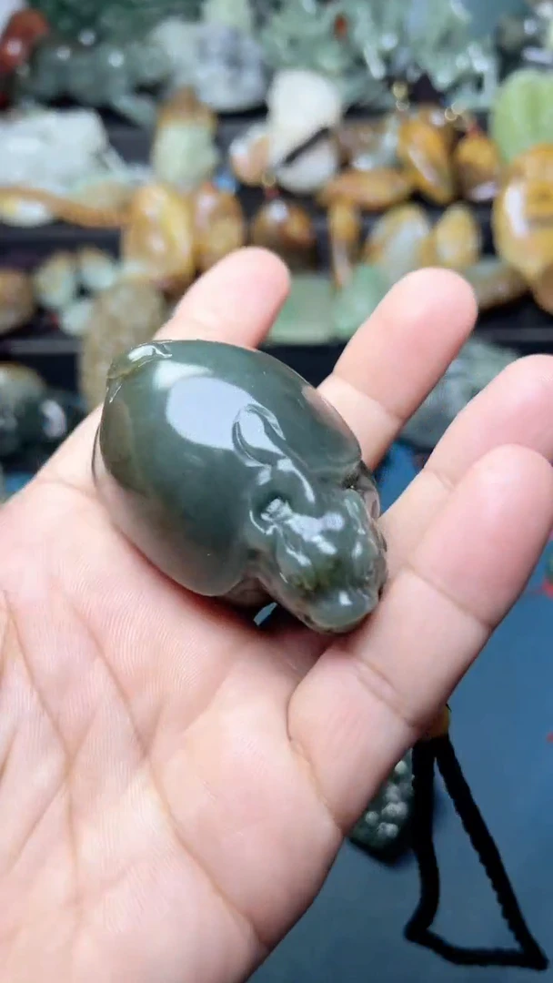 未镶嵌和田玉把件-