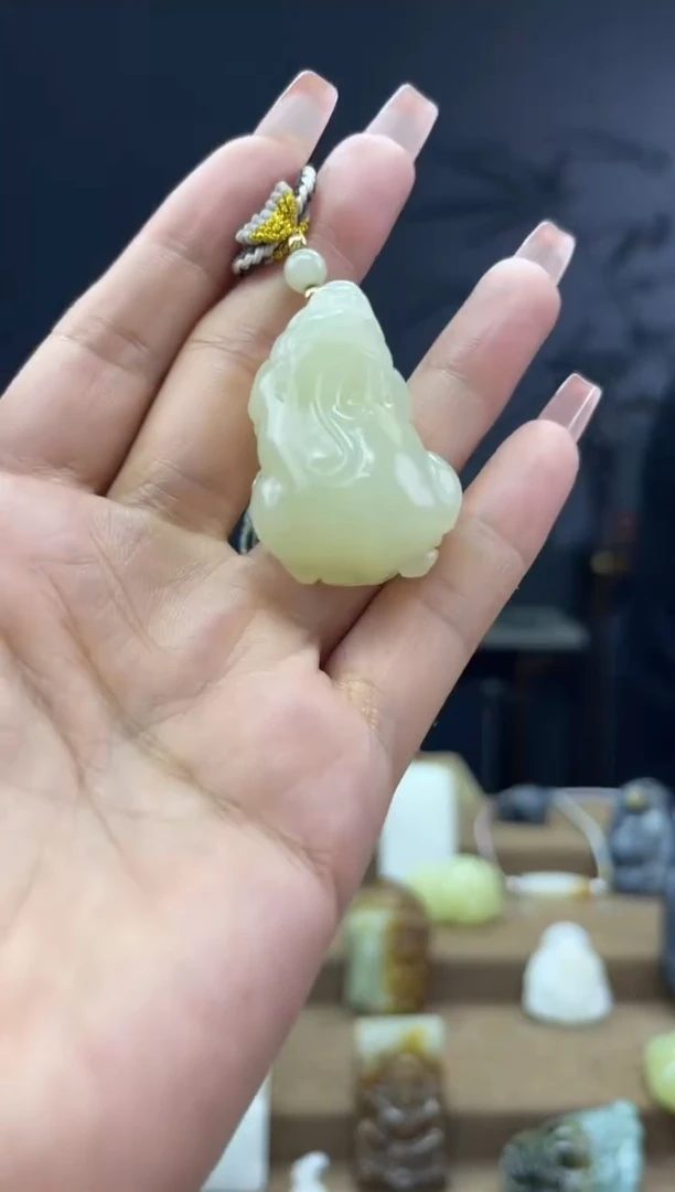 颈饰未镶嵌和田玉1
