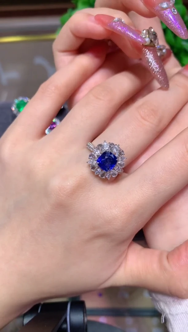 戒指蓝宝石18K金镶嵌2.0CT