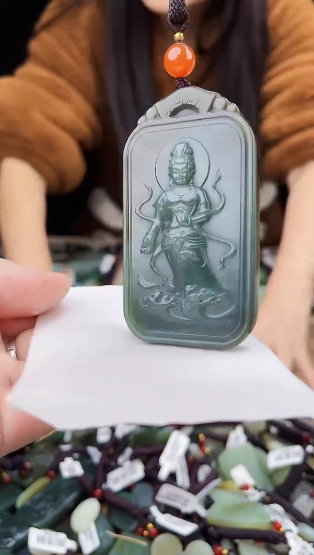 颈饰未镶嵌和田玉1