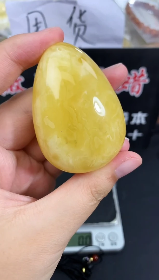 蜜蜡未镶嵌珠宝奇石88