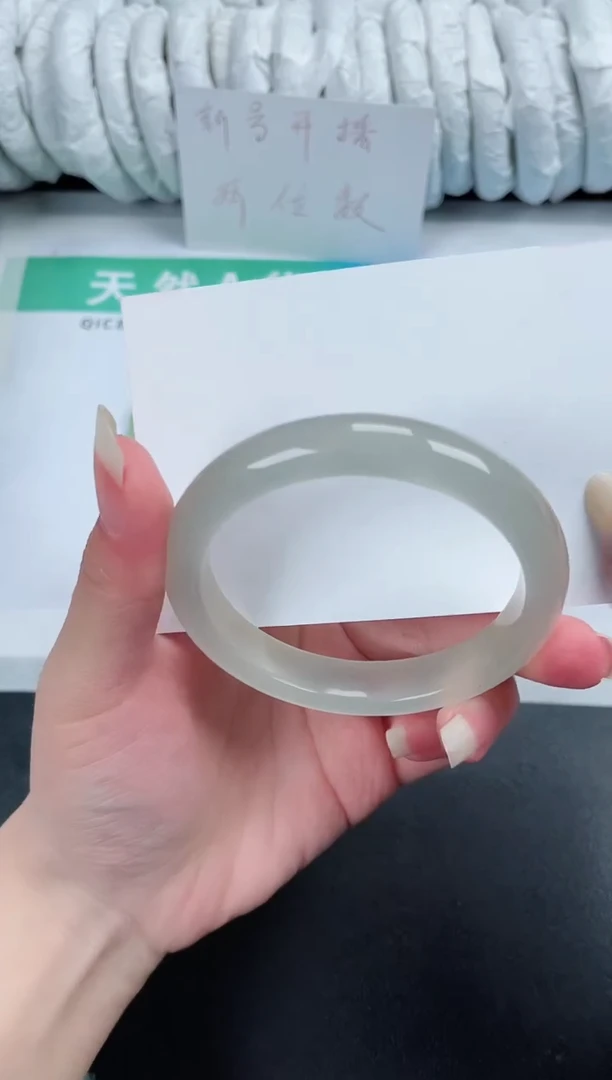 【闪购商品】石英质玉手镯未镶嵌36-56.5