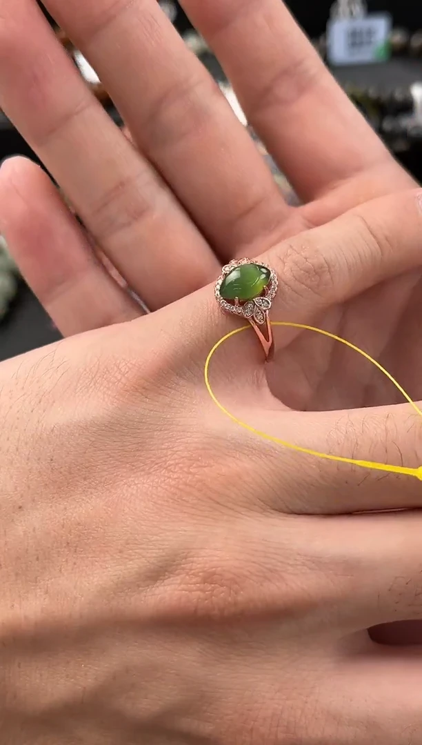 和田玉戒指未镶嵌俄碧黄金猫戒指微色差