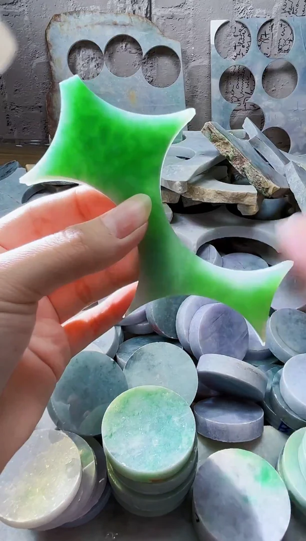 配石翡翠天然翡翠A货404