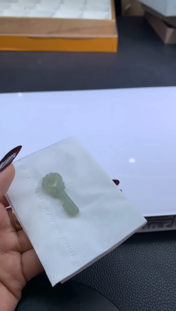 【闪购商品】定制翡翠未镶嵌翡翠