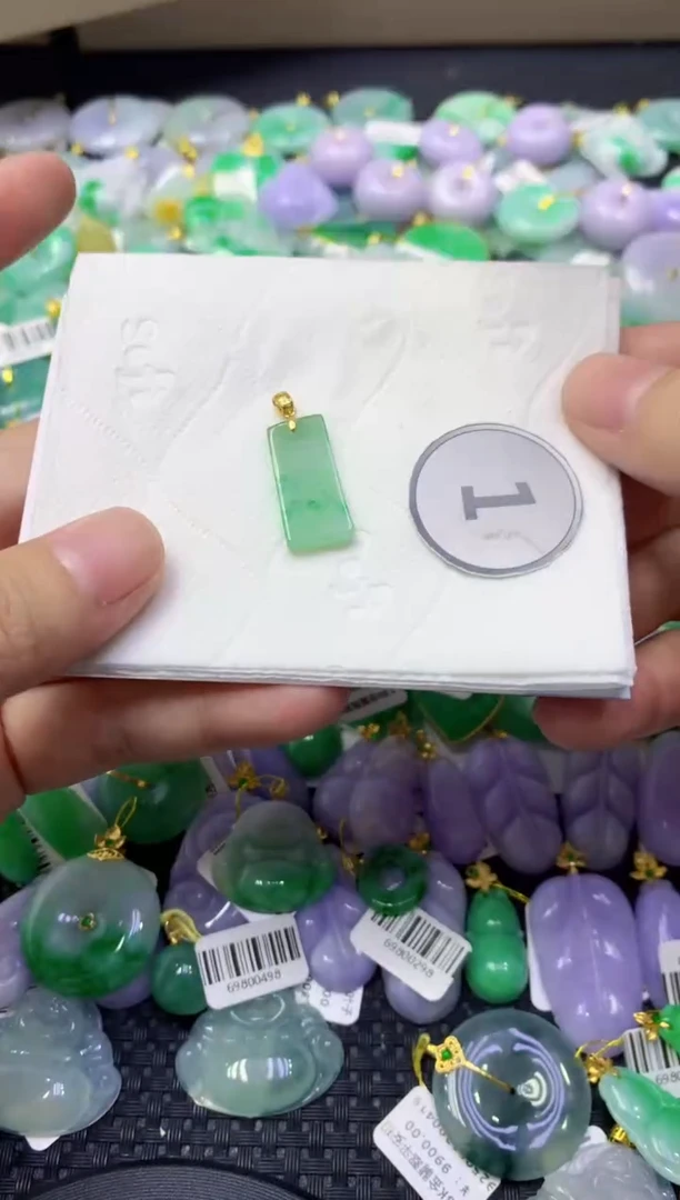 颈饰未镶嵌翡翠天然缅甸翡翠A货