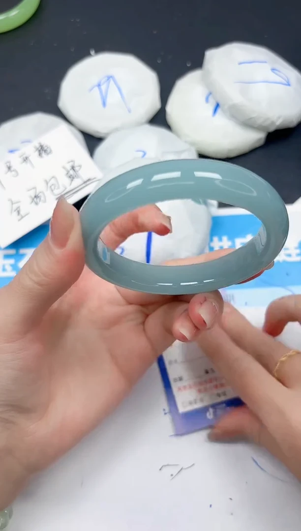 未镶嵌手镯石英质玉A116/6162